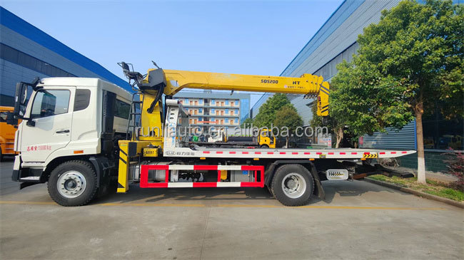 HOWO Brand Towing Truck 10 Tons Flat Bed Wrecker Tow Truck Equipment 8 Tons Straight Boom Crane