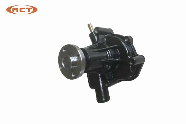 4TNV84 Excavator Water Pump 4TNV84 YM129100-42002 YM129100-42004