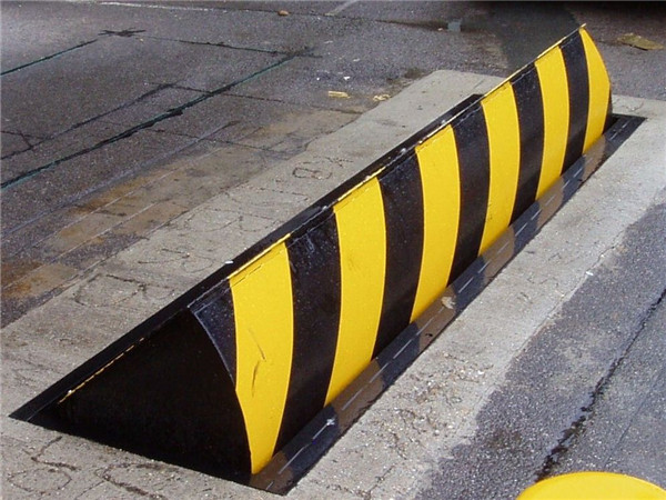 Traffic control system automatic vehicle control hydraulic road blocker with 304 stainless steel blade