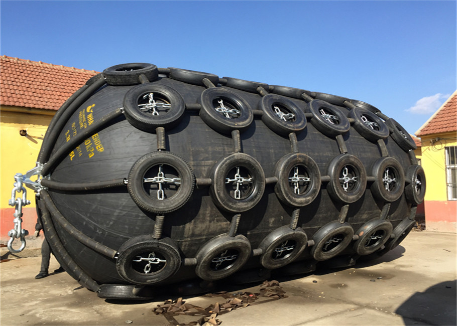 ISO17357 Inflation Marine Rubber Fender 50KPA