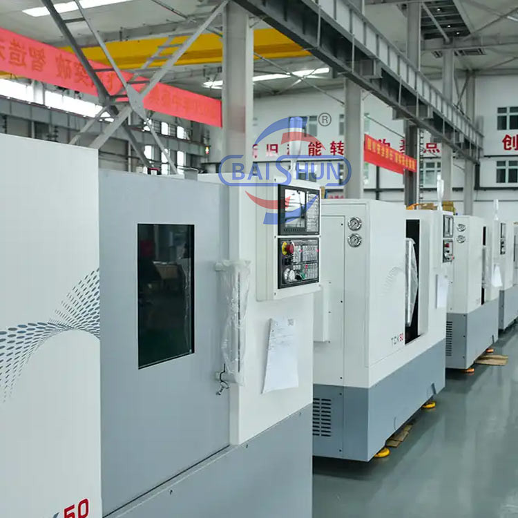 TCK560 Metal Slant Bed CNC Lathe Machine Automatic High Precision