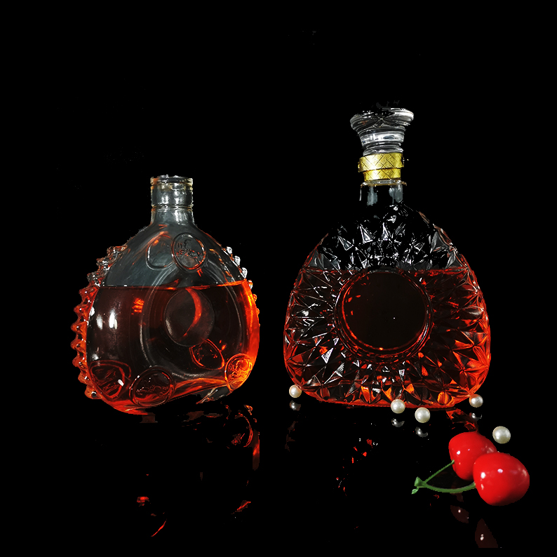 Customized Logo Packaging 750ml Empty Glass Brandy Whisky Bottles with Cork Manufacture