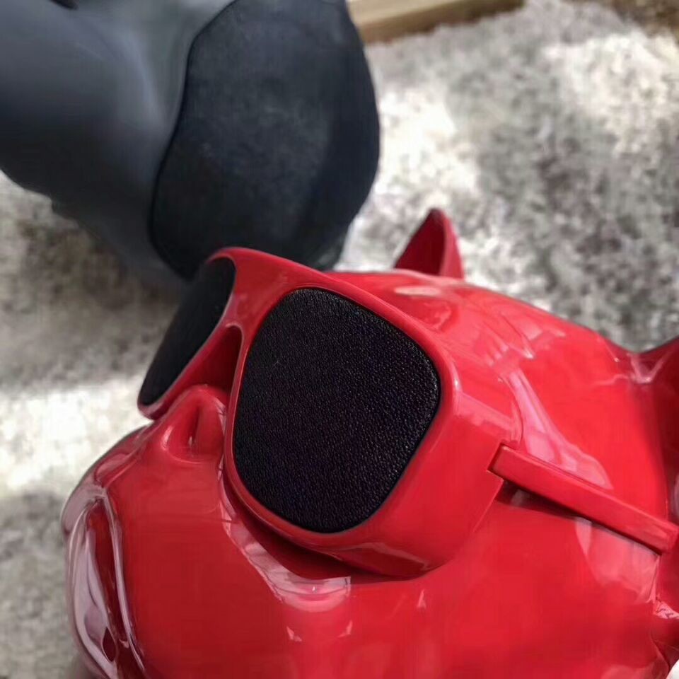 Jarra Aero Ball Nano Bluetooth Wireless Pug Dog Speaker In Red made in chian grgheaadsets .com