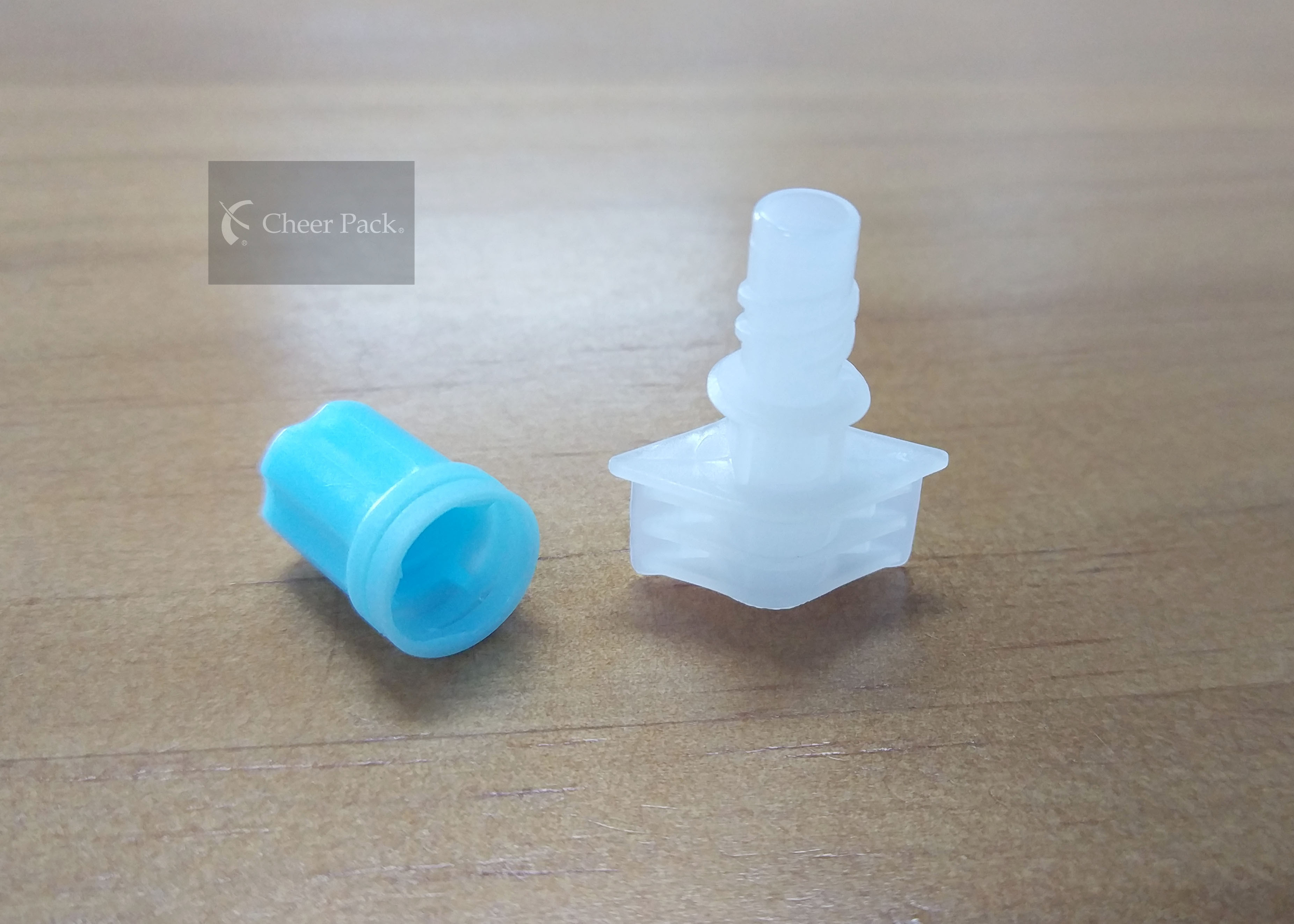 Blue Color Plastic Spout Pouch Cap Small Diameter 5mm Easy Close Off