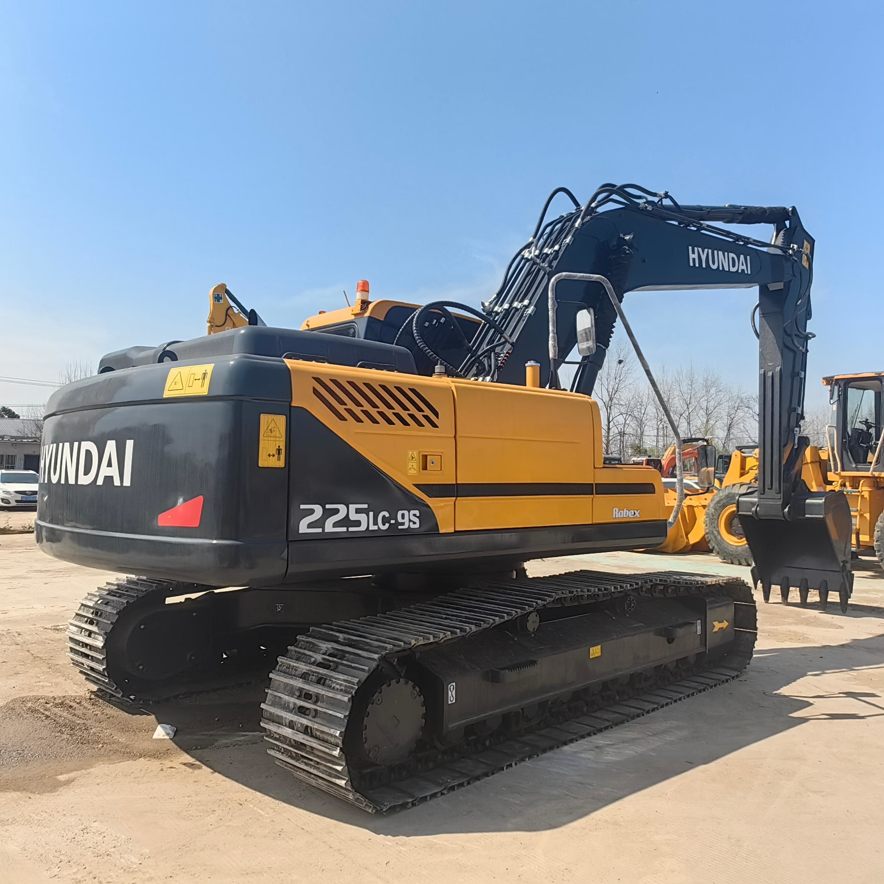 New Arrial 22 ton Used Hyundai Excavators Hyundai 225lc-9 Crawler Digger on Sale