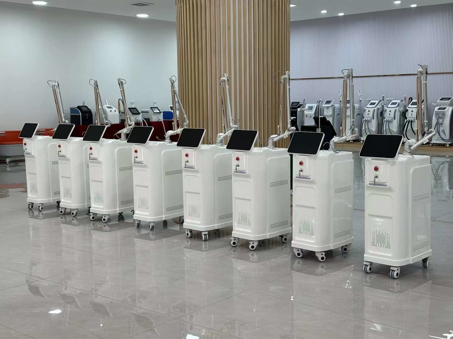 Pico Laser Machine 532nm 755nm 1064nm Picosure Tattoo Removal Machine For Beauty Salon