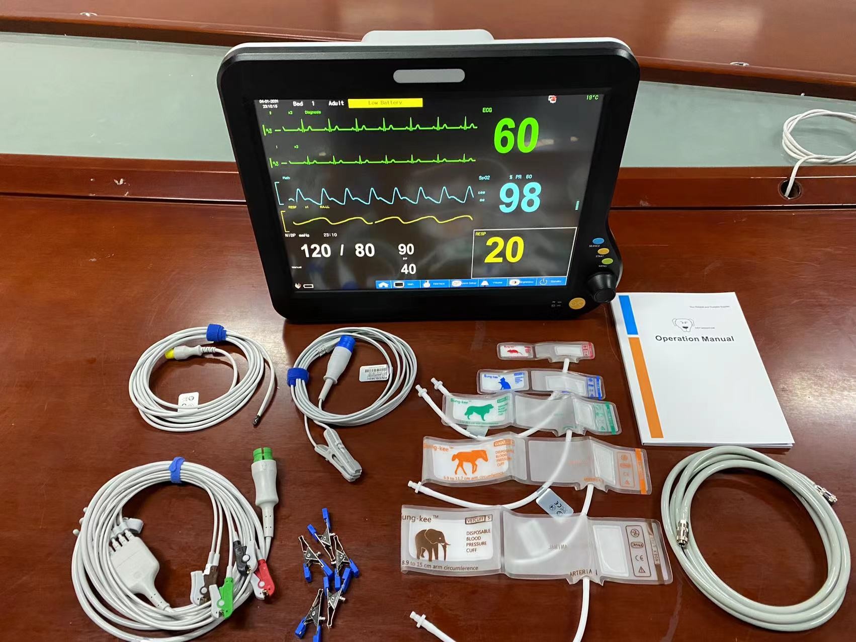 Multi Language Veterinary Multiparameter Monitor With ECG NIBP SPO2 2Temp