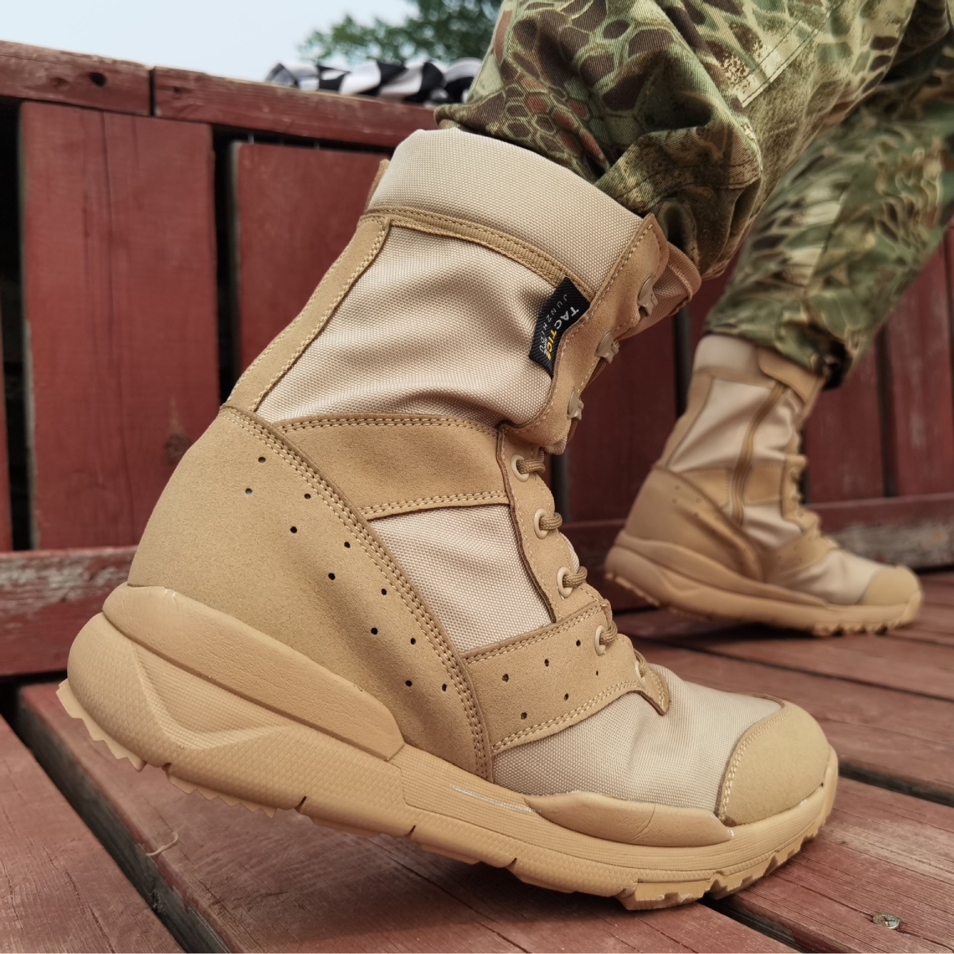 Ultralight Combat Boots Breathable Black Sand-colored High-top Mesh Combat Boots Oversized Boots