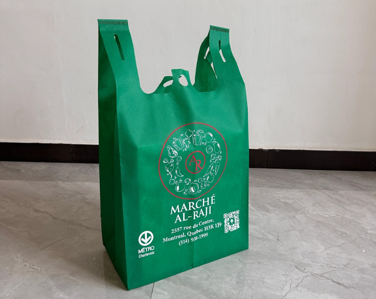 New Design T Shirt Non Woven Bags Cheap Tote Bags Custom Printed Recyclable Fabric With Logo Eco-friendly Non Woven Vest Bags W Cut T Shirt Non Woven