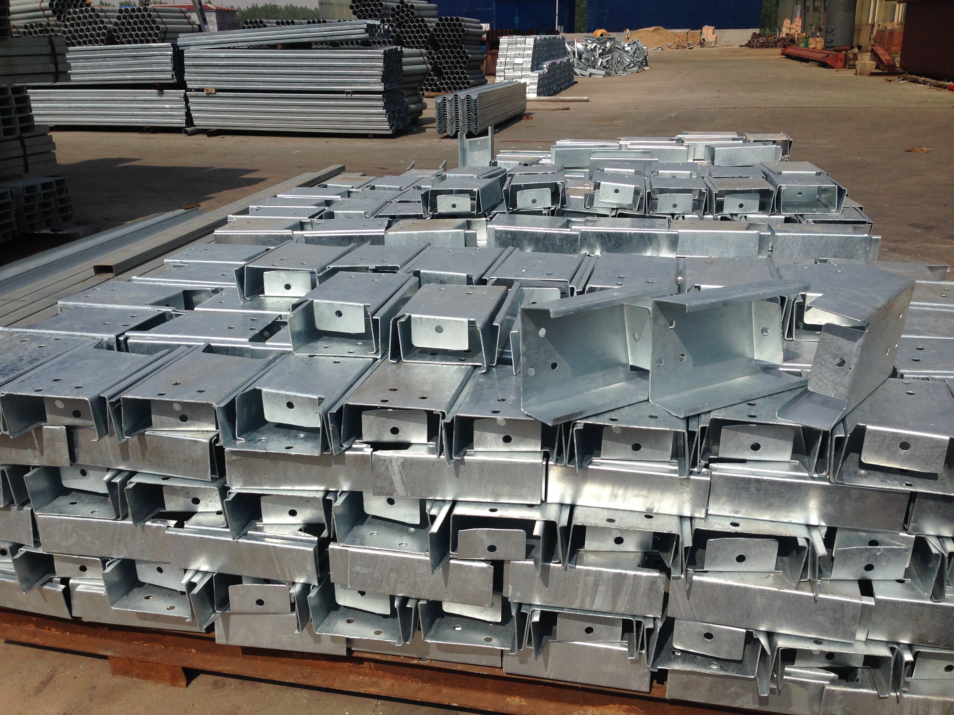 Customized Corrugated Steel Beam Guardrail Fence U Block Spacer