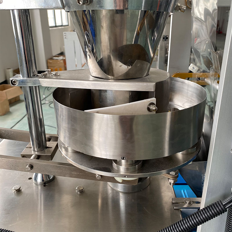 100g Liquid Packaging Machine 60bags/min High Speed Chili Flakes