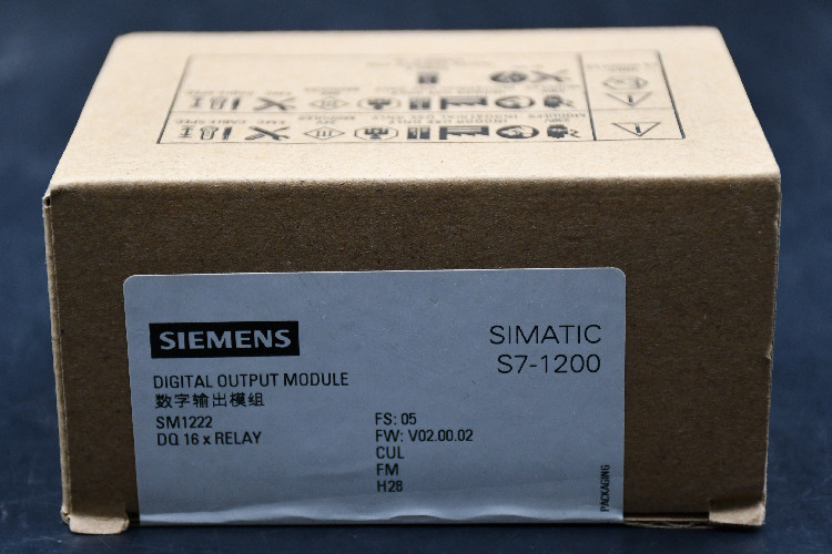 Siemens - PLC I/O Module for use with SIMATIC S7-1200 Series, 100 x 45 x 75 mm, Digital, Digital, TM3, 24 V dc, SIMATIC