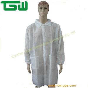 China Lightweight Nonwoven Disposable Lab Coat 50gsm With Two Pockets on sale