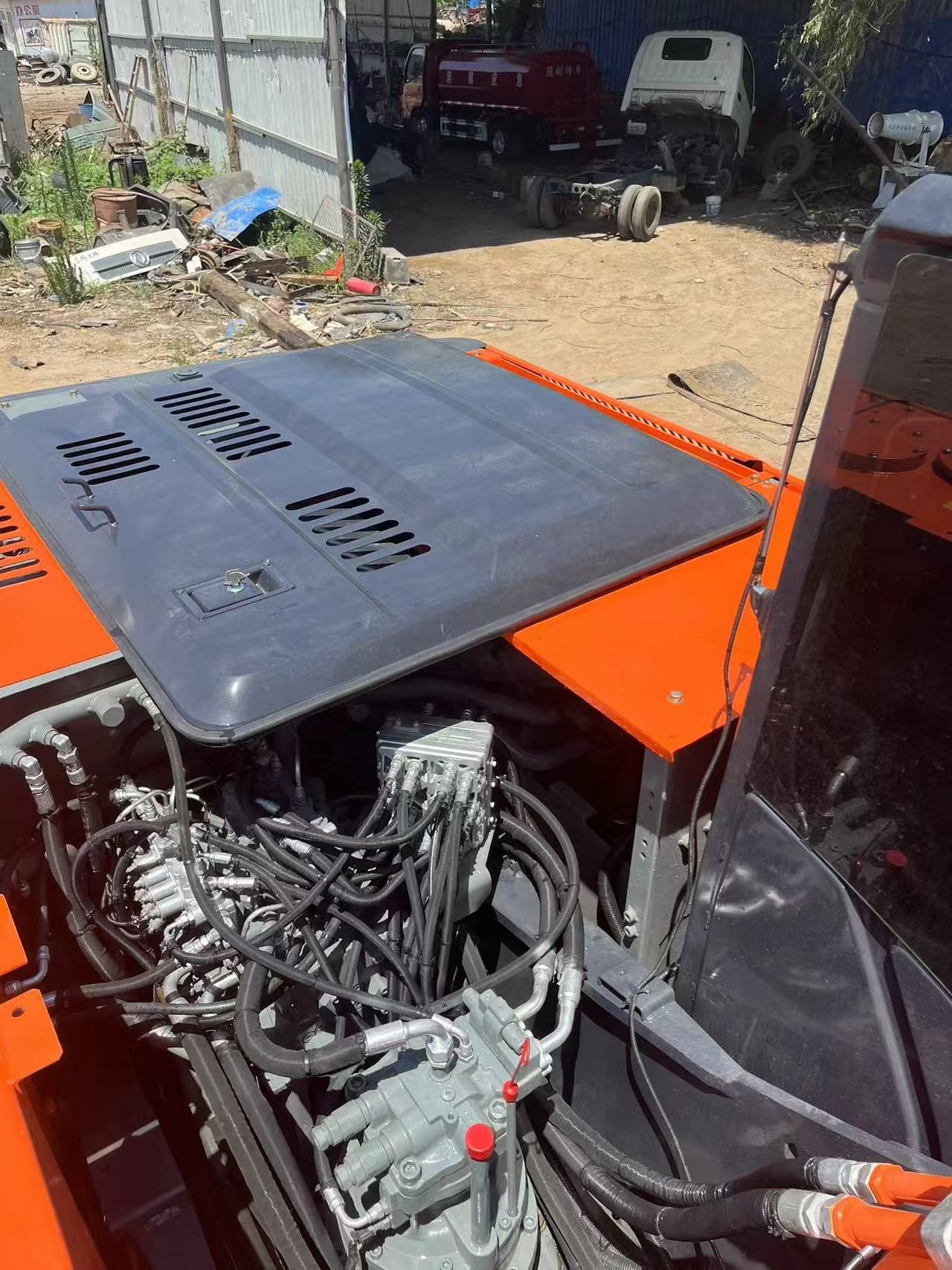 Hitachi ZX200-3 Excavator 20 Ton Tracked Excavator That Has Been