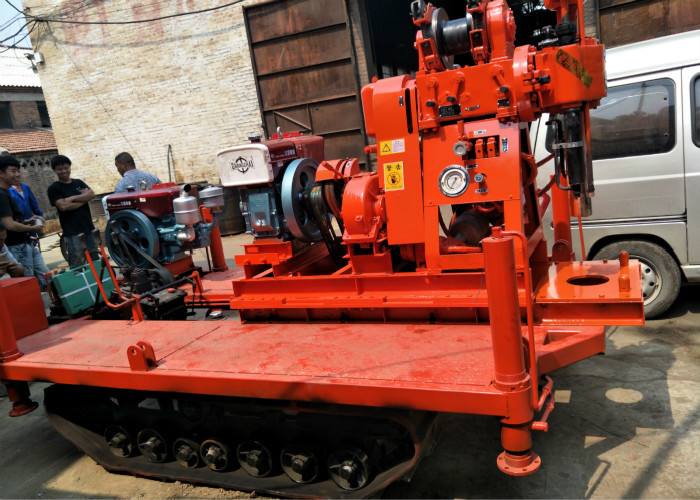 Mobile Water Well Drilling Rigs / GK-180 Rock Core Drilling Machine Color Customised