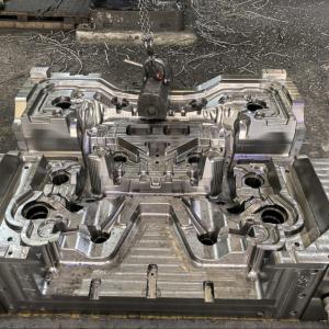 China Cylinder Engine Casting Die Casting Aluminum Alloys Molten Aluminum on sale