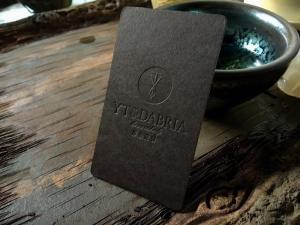  Colorful Blind Embossed Business Cards 500gsm Black Card Paper Type 90*54mm Manufactures