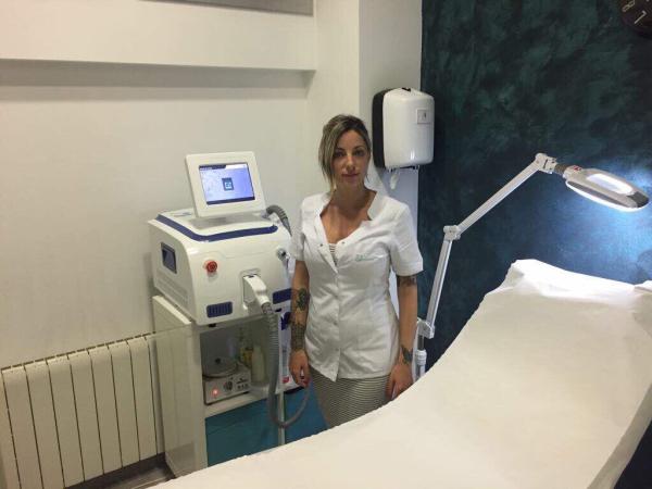 Multiple Handpieces Ipl Beauty Equipment , Stable Function Ipl Hair Removal