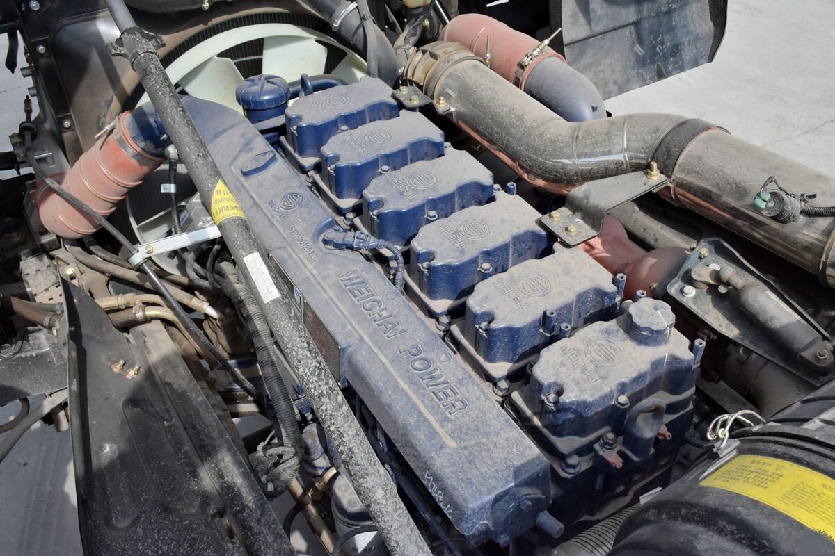 Used Tractor Head Euro IV Diesel Engine Foton Auman 430hp 6*4 Drive Mode 10 Tyres Running Bad Road