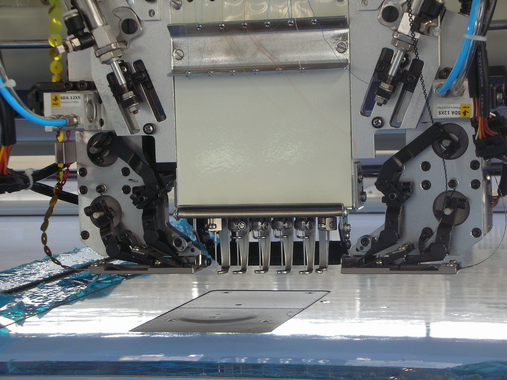 Flat / Hat Double Sequin Embroidery Machine For Shirts With 850 RPM Speed