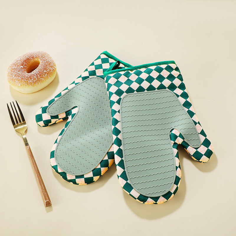 Oven Mitts Oven Gloves BBQ Gloves Silicone Thickened Cotton Double Layer Design Non-Slip Textured Grip Baking Gloves