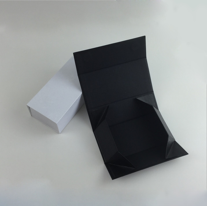 Small custom design cardboard packaging paper folding gift box with magnets