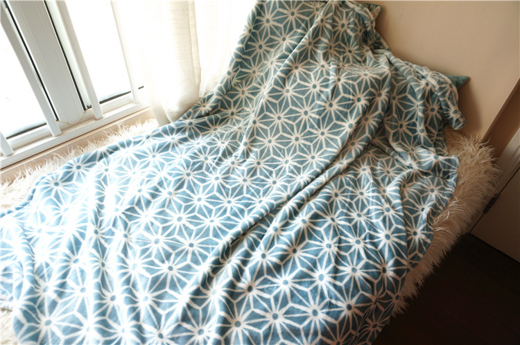 Warm Rotary Printing Flannel Print Blanket , 100 Polyester Plush Blankets 220*240CM