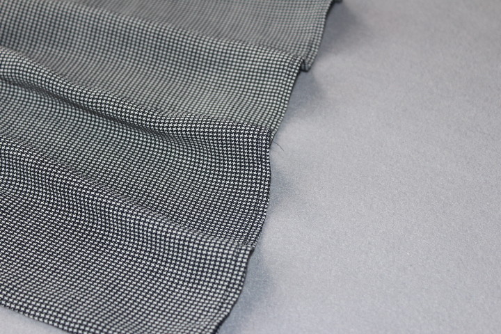 Long Sleeve Grey Color Large Size Ladies Dresses Crew Collar Pleated Knitting Fabric
