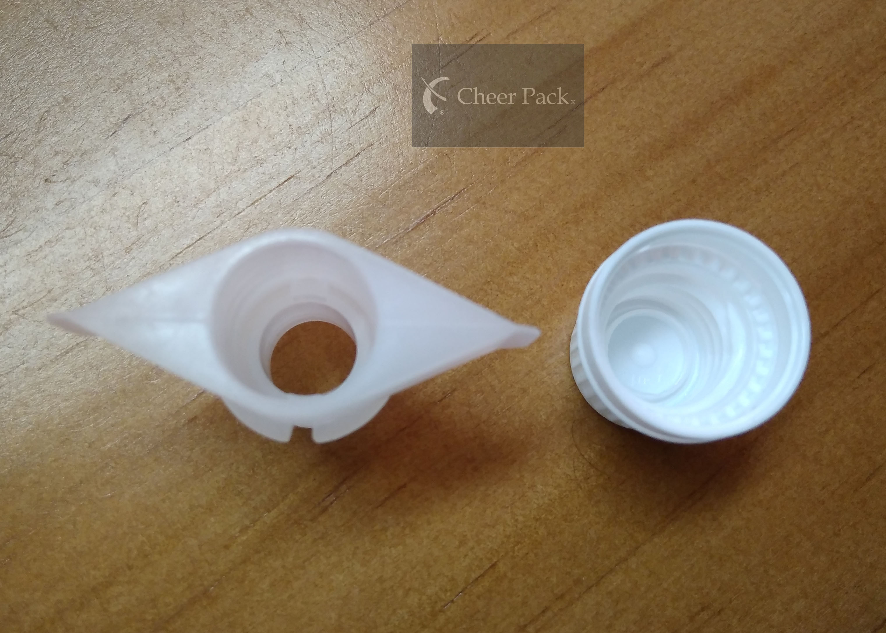 Dia 0.96 Centimeter Baby Food Pouch Tops For Stand Up Doypack Packing