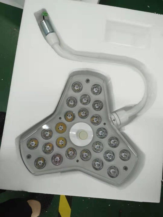Aluminum Alloy Ceiling Mounted LED Surgical Exam Lamp Energy Saving And Environment-Friendly