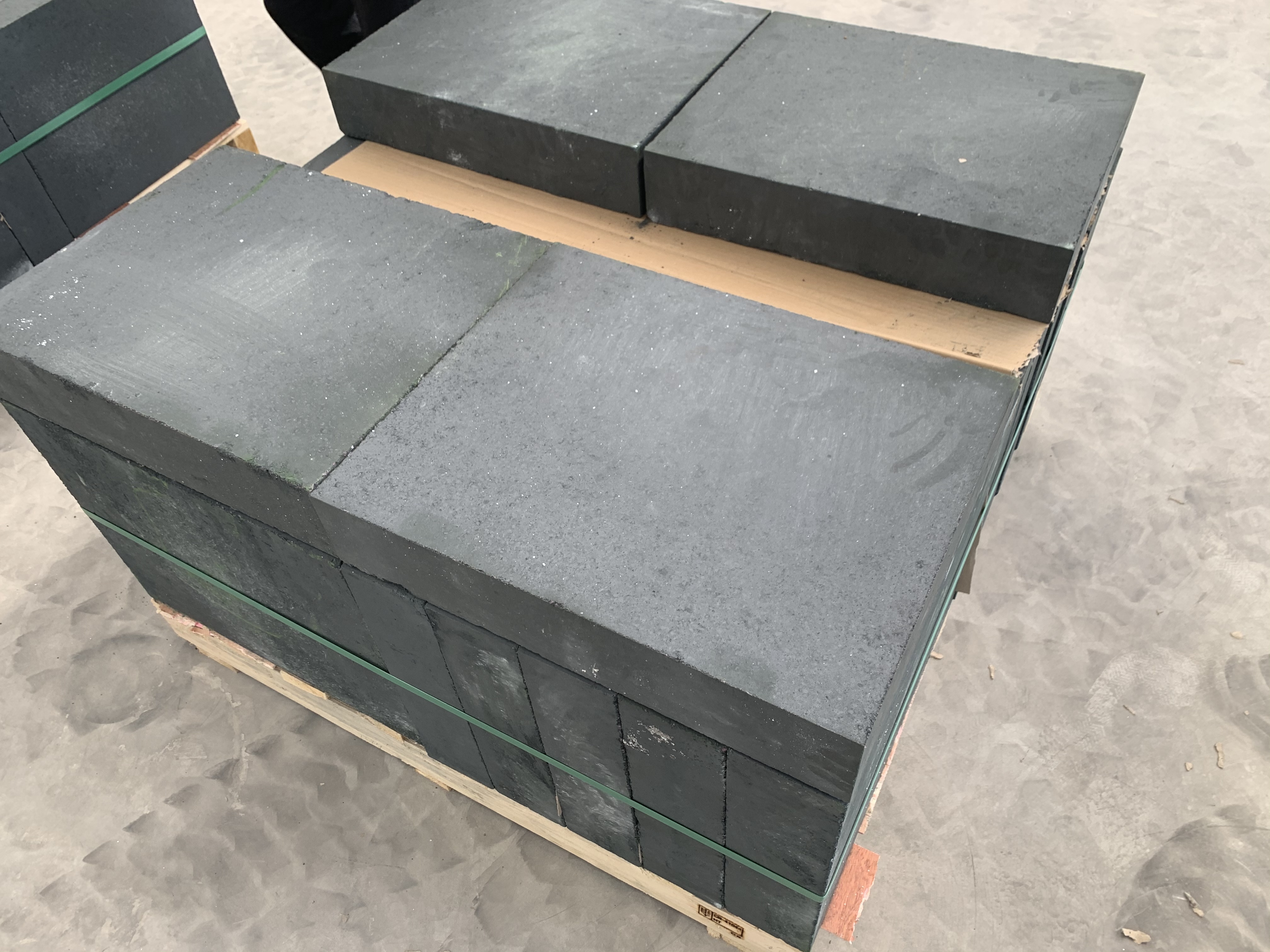 Cr2O3 50-93 and Corrosion Resistant Chrome Tiles for Glass Furnace Wall Block Pitching