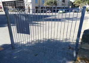  Triangle Bending 100*300mm BRC Welded Wire Garden Fence Manufactures