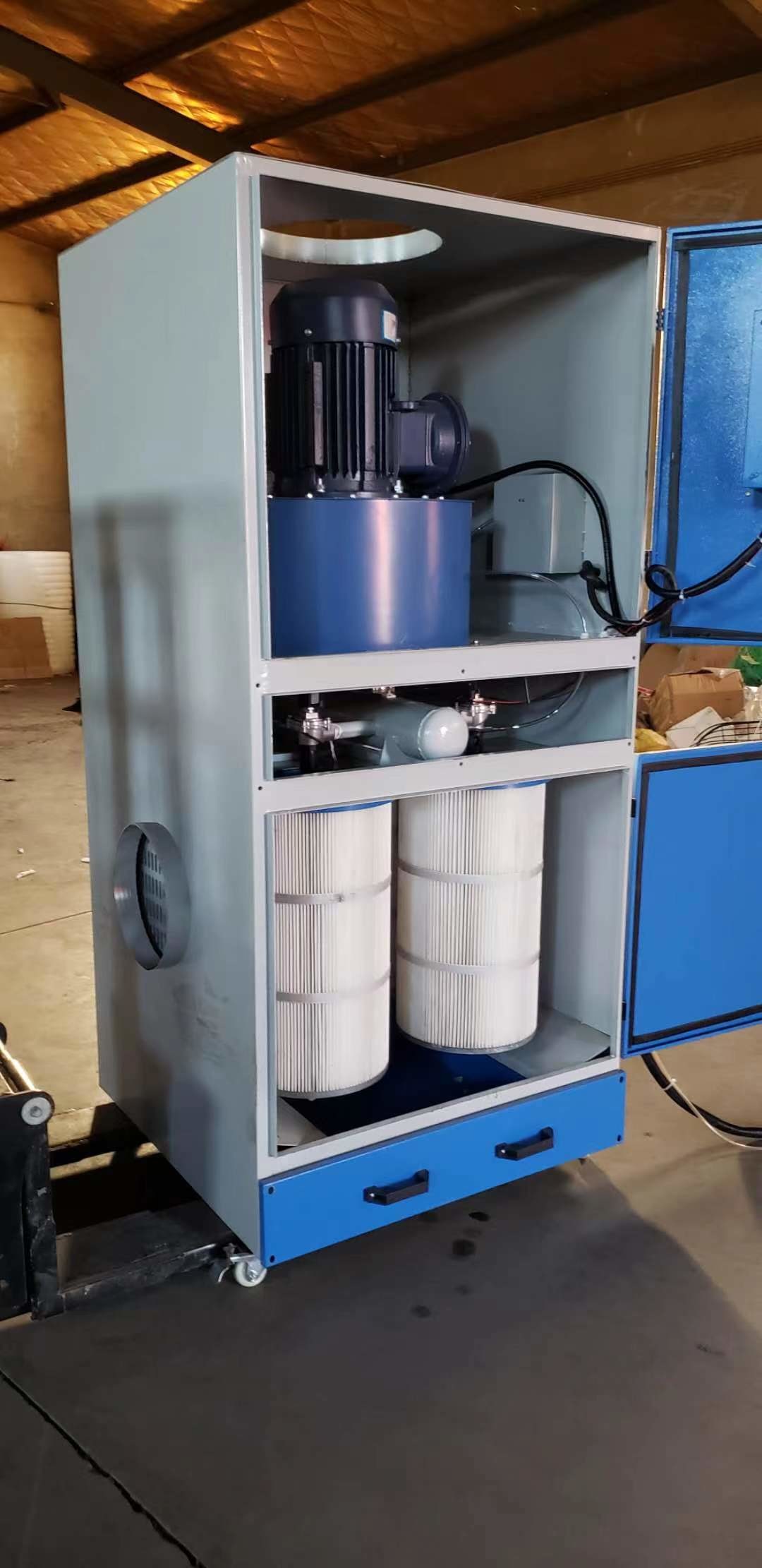 Mobile Industrial Filter Cartridge Dust Collector With Arm For Grinding And Crushing