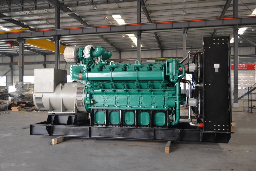 Yuchai Low Voltage Diesel Gensets 525KVA Power Generator Set 420KW 3phase Silent