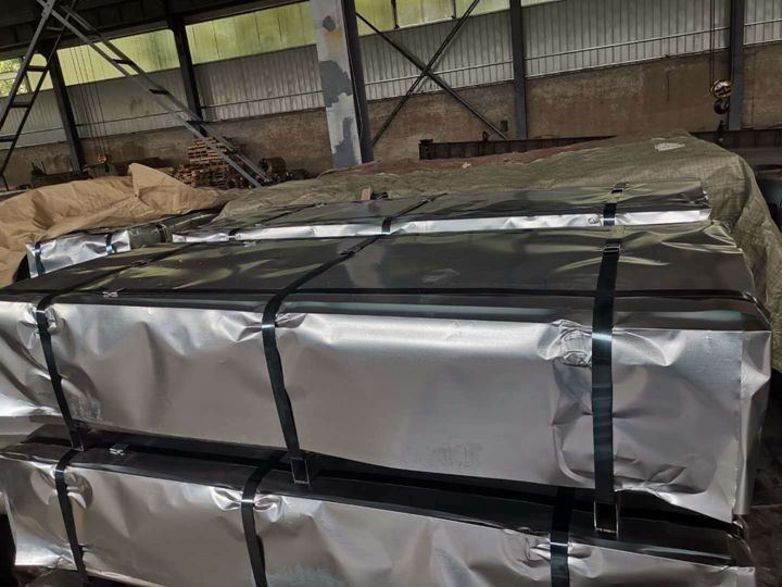 CGCC DX51D Zinc Plated Metal Milk White Deep Corrugated Steel Roof Panel