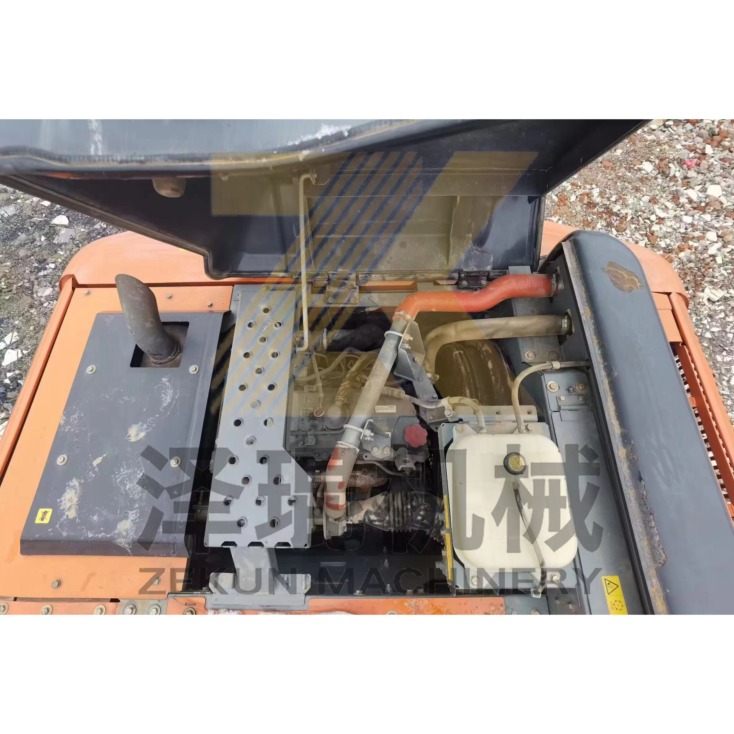 Used Hitachi ZX200-5 Excavator 20 Ton Original Japan for Your Construction Needs