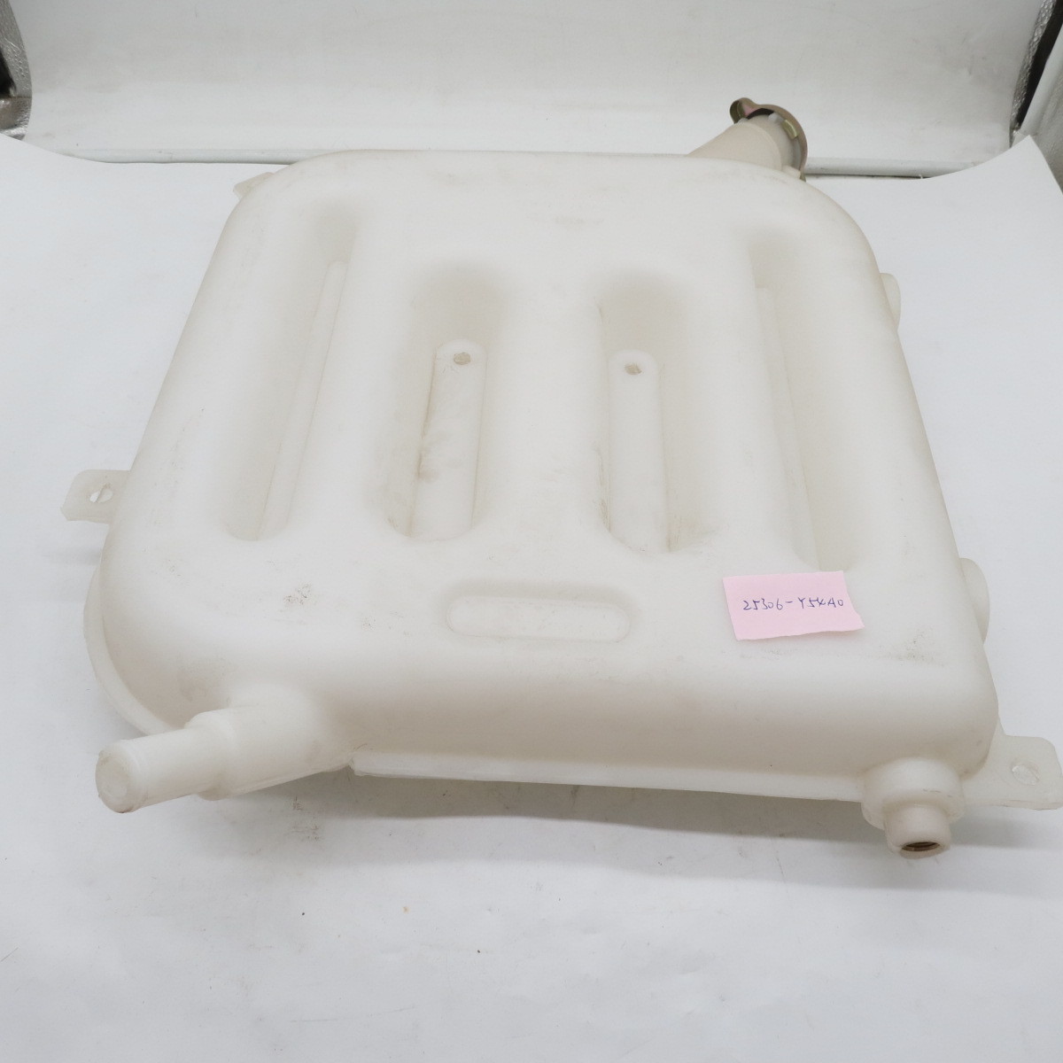 Hot sale engine parts Expansion tank A229900005647