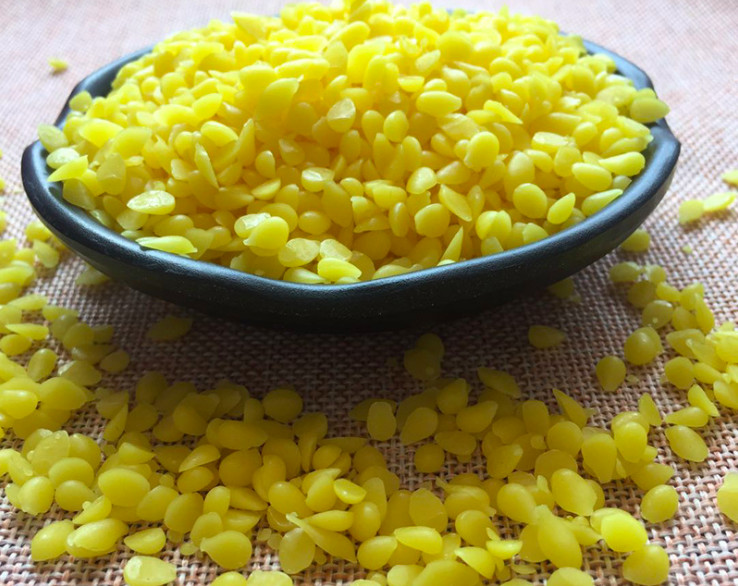 Acid Value 18.8mg KOH/G Natural Golden Yellow Beeswax Pellets For Skin