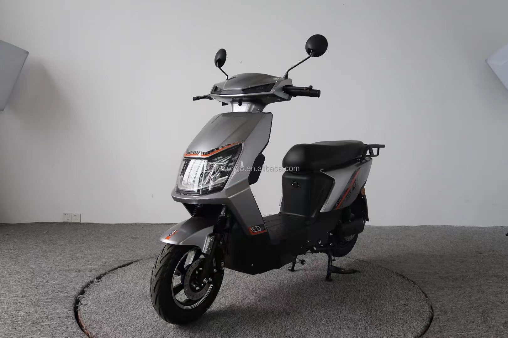 Max. Speed 40 60km/h Fashion Design Moped Scooter Electric Motorcycle E Bike Motorcycle