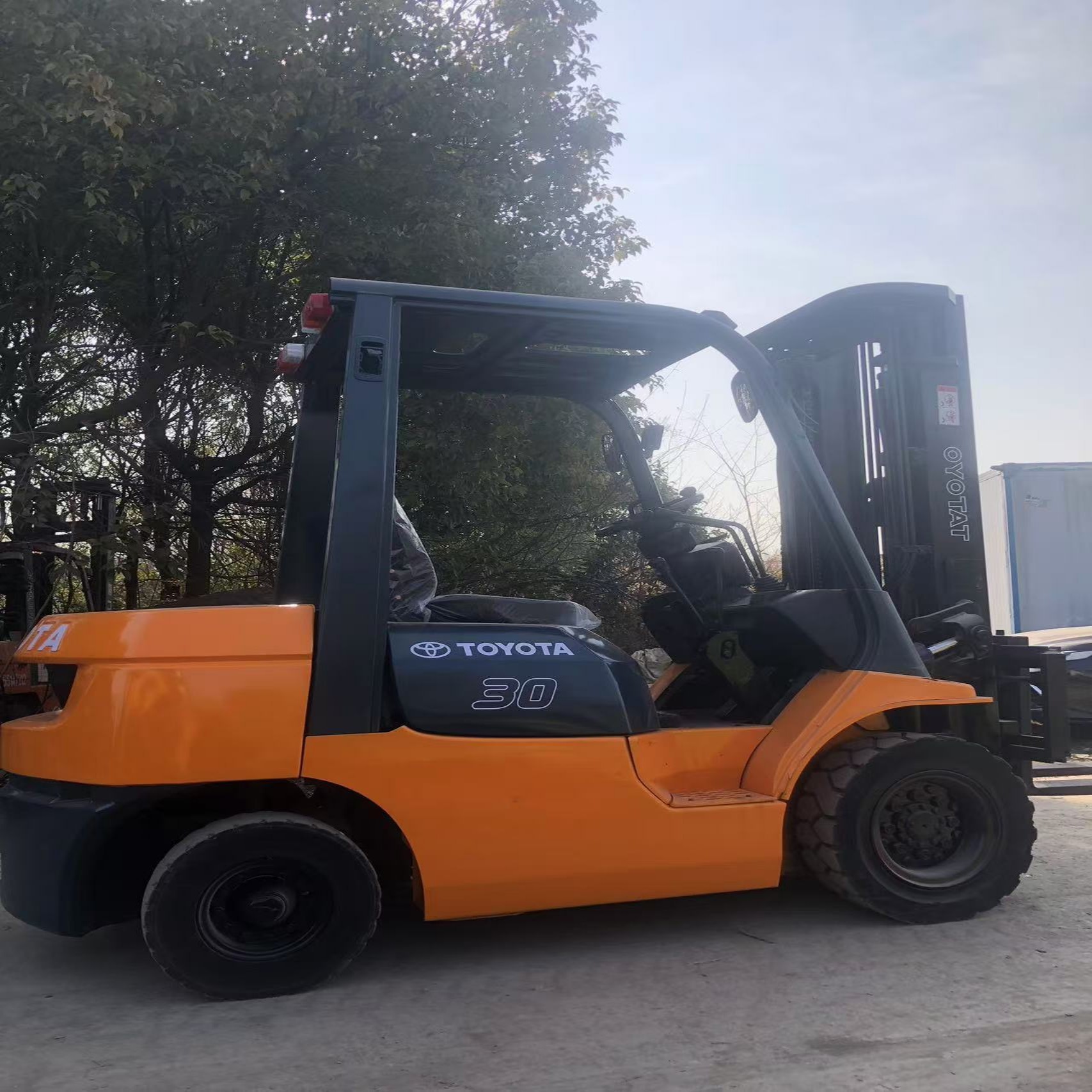 Diesel Tuel Toyota Used Forklift 3 Ton 3 Mast With Side Shift