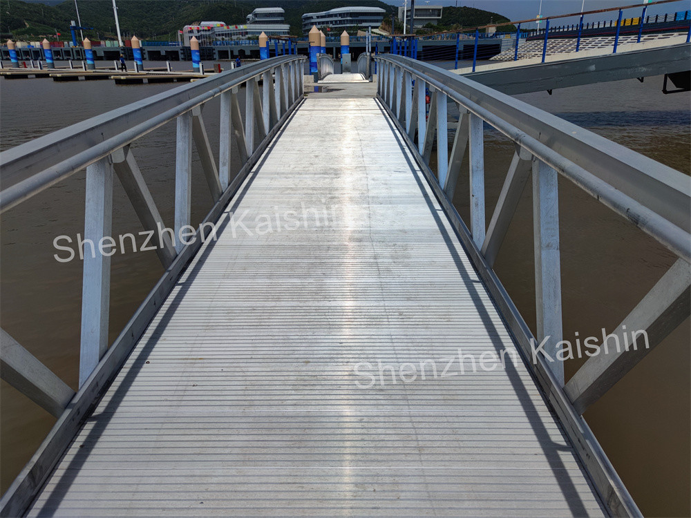 High Quality Marine Grade 6061 T6 Aluminum Gangway Used Marina Dock Ramps Yacht With Handrail