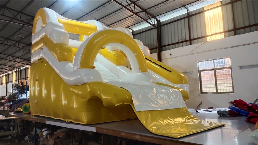 Outside Games Inflatable Floating Water Slide For Fun