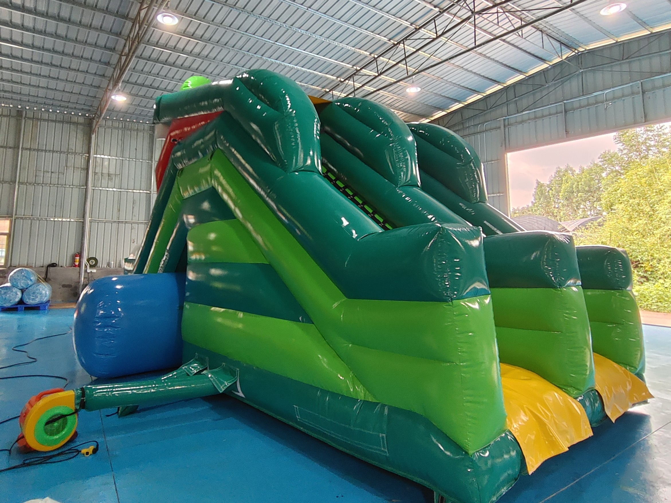 New Design Inflatable Slide Frog Figure Inflatable High Double Slides Dry Slide For Kids And Adults