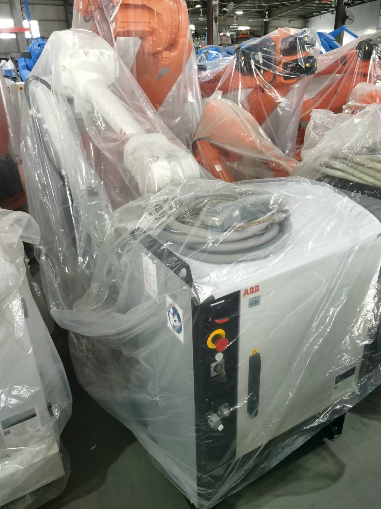 Used ABB Robots 6 Axis Robotic Arm IRB 4600-40/2.55 With 2550mm Reach And 40kg Payload Capacity For Welding Assembly Cutting Dispensing And Machine