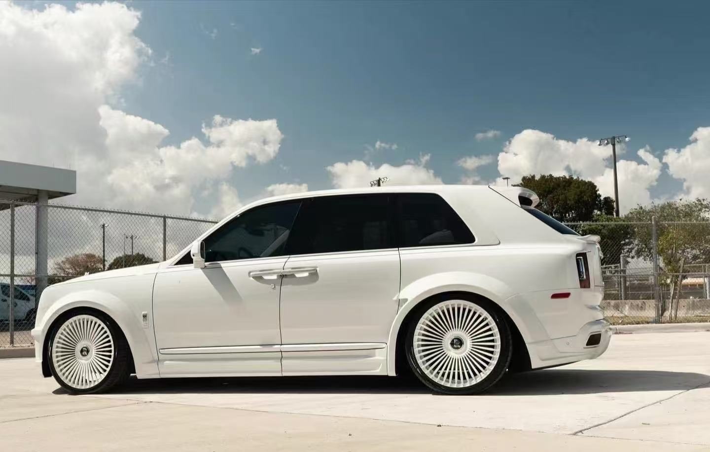 Black Cullinan Rolls Royce Body Kit NT Style Front And Rear Bumper Widebody Kit