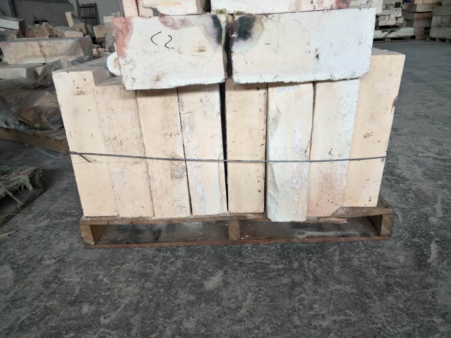 CaO Content % High Erosion Resistance Recycled AZS Refractory Block for Glass Furnace Tank