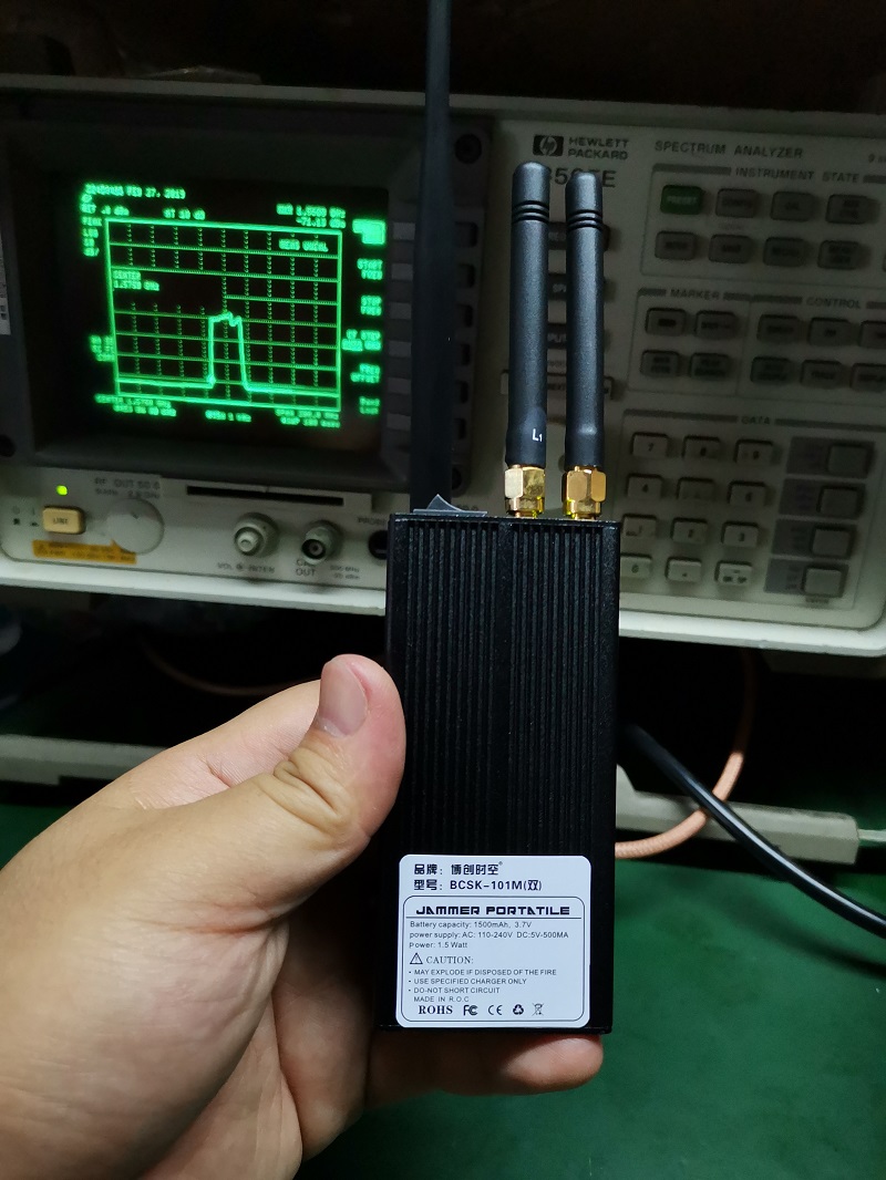 GPS positioning and tracking jammer L1 / L2 Beidou Positioning shield vehicle traveling data recorder jammer 10-20m signal shield