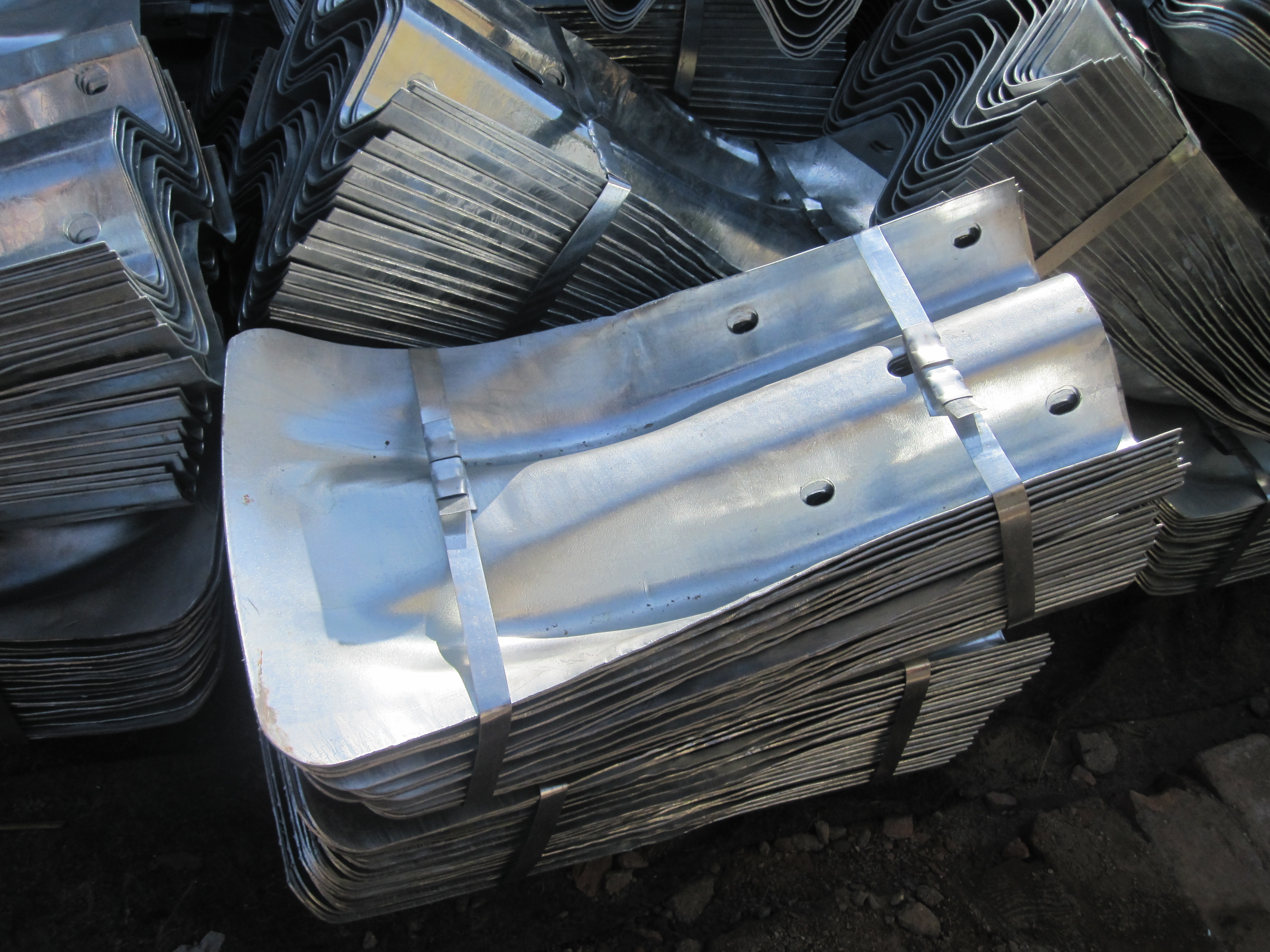 Hot Dipped Galvanized Steel Highway Guardrail Fishtail End for Road Protection Barrier