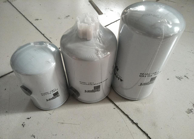 11E1-70010 Hyundai R215/225/220-7/150 Excavator Diesel Filter Element 0