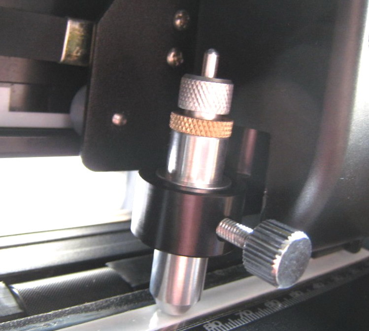 Black Color Sticker Cutting Plotter Machine Servo Motor 0.0245 Mm/S Esolution